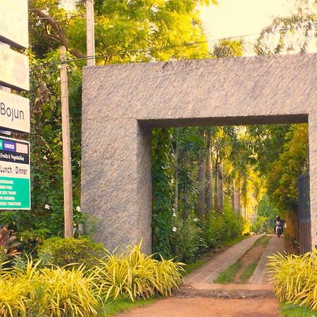 Hotel Waasala Leisure Anuradhapura Zewnętrze zdjęcie